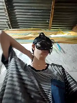 Snapshot of Estrella-Wicked chatting on December 13, 12:17 pm Estrella-Wicked online show from December 13, 12:17 pm