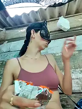 Snapshot of Estrella-Wicked chatting on December 20, 7:39 pm Estrella-Wicked online show from December 20, 7:39 pm