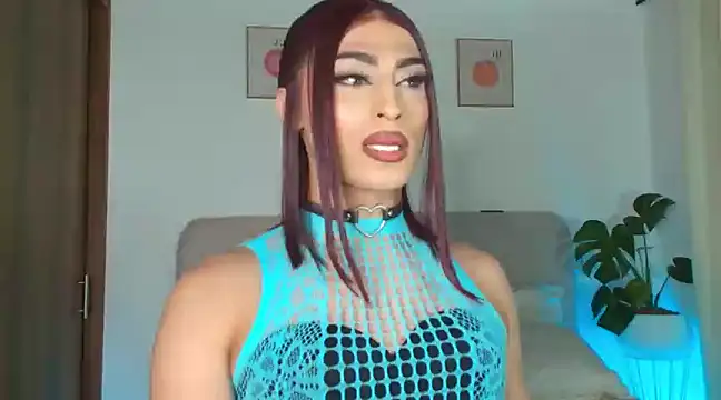 Snapshot of KarolPorttela chatting on February 9, 3:32 am KarolPorttela online show from February 9, 3:32 am