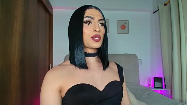Snapshot of KarolPorttela chatting on October 16, 12:19 am KarolPorttela online show from October 16, 12:19 am