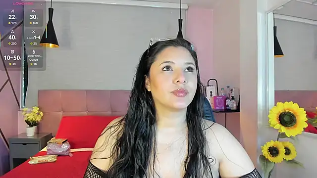 frreeya online show from February 12, 2:50 pm