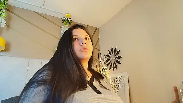 frreeya online show from February 23, 9:04 pm