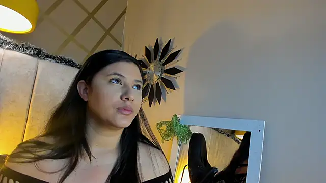 frreeya online show from December 19, 11:56 am