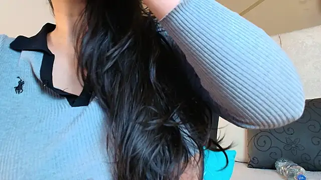 frreeya online show from March 19, 9:15 pm