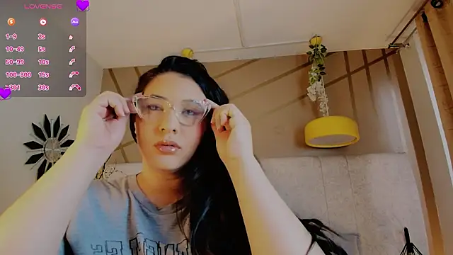 frreeya online show from March 12, 2:10 pm