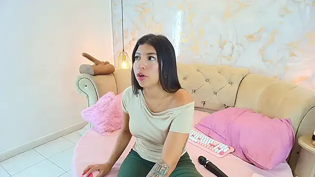 khloeblake online show from November 18, 5:11 am