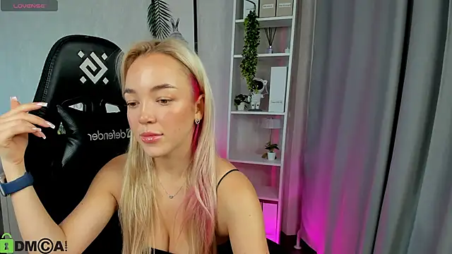 Christy Little online show from November 17, 12:47 am