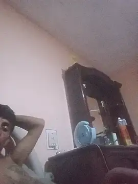 Snapshot of carloshot31 chatting on May 14, 8:44 am carloshot31 online show from May 14, 8:44 am