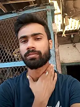 Snapshot of Skinny_Bigass_23 chatting on November 16, 7:13 am Skinny Bigass 23 online show from November 16, 7:13 am