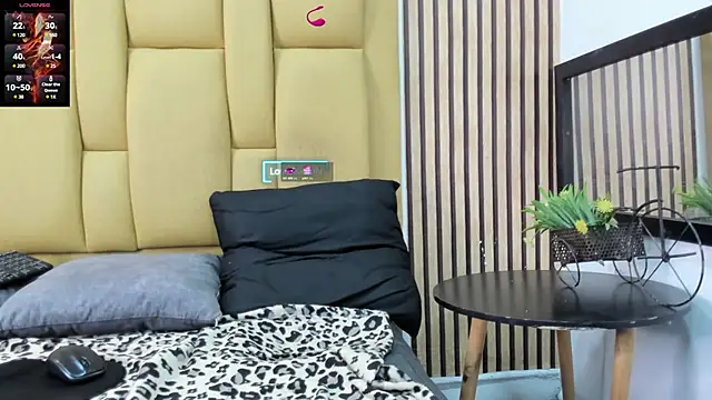 Snapshot of mikeegun chatting on January 31, 11:35 am mikeegun online show from January 31, 11:35 am