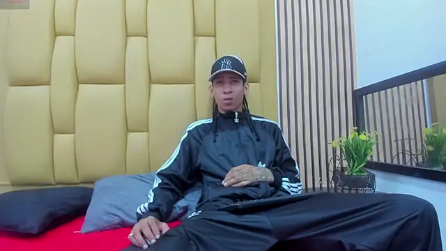 Snapshot of mikeegun chatting on March 4, 11:29 am mikeegun online show from March 4, 11:29 am