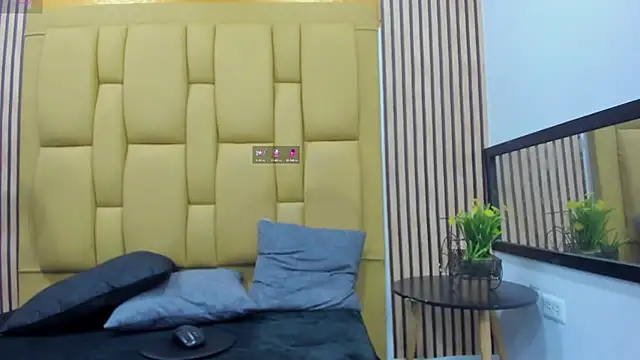 Snapshot of mikeegun chatting on March 5, 11:28 am mikeegun online show from March 5, 11:28 am