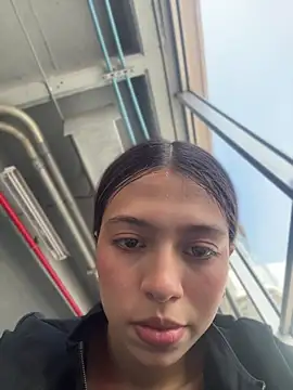 Snapshot of Aaliyah_Salma chatting on May 26, 3:43 pm Aaliyah Salma online show from May 26, 3:43 pm