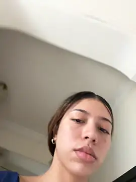 Aaliyah Salma online show from July 17, 7:33 pm