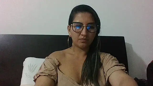 Snapshot of Benett_Lea chatting on December 26, 10:31 pm Benett Lea online show from December 26, 10:31 pm