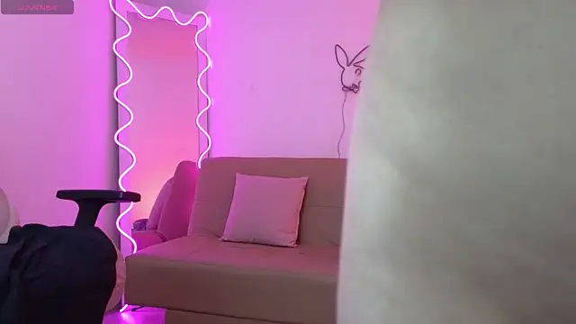 Snapshot of Foxy_tay chatting on December 29, 6:35 am Foxy tay online show from December 29, 6:35 am