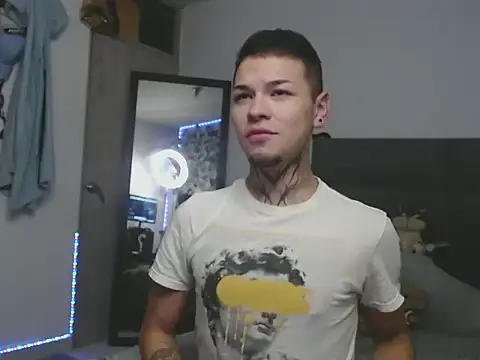 Snapshot of MarceloMilk chatting on October 7, 6:03 am MarceloMilk online show from October 7, 6:03 am