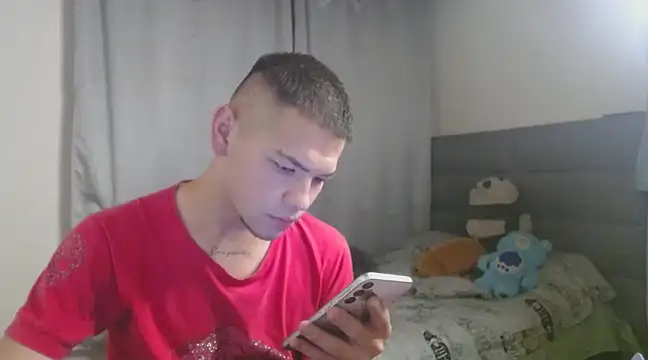 Snapshot of MarceloMilk chatting on February 26, 3:14 am MarceloMilk online show from February 26, 3:14 am