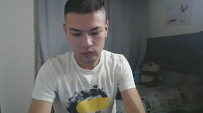 Snapshot of MarceloMilk chatting on February 25, 2:25 am MarceloMilk online show from February 25, 2:25 am