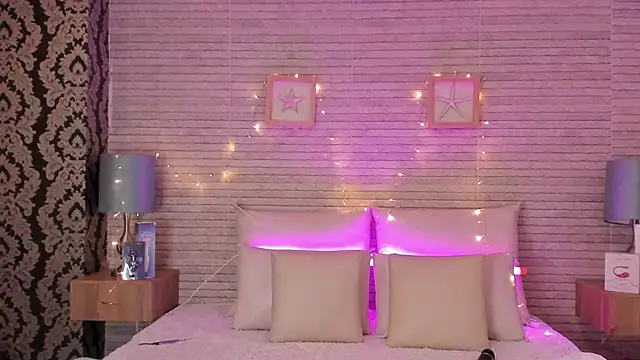 Snapshot of Catalinna_Thompson chatting on March 7, 12:12 pm Catalinna Thompson online show from March 7, 12:12 pm