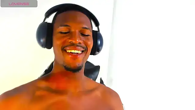 Amir mikelsen online show from November 20, 3:45 pm