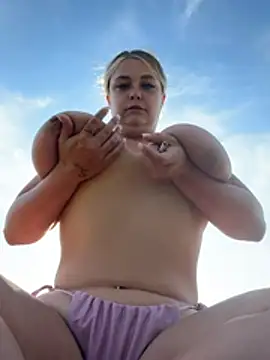 blairbella online show from June 26, 6:03 pm