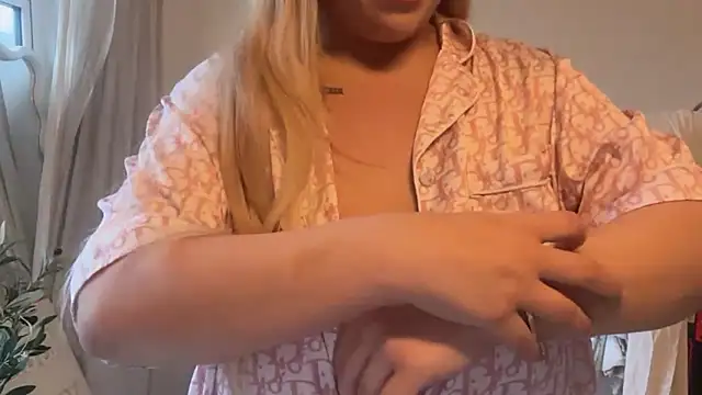 blairbella online show from February 8, 8:12 am