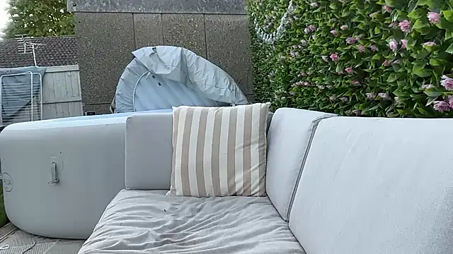 Snapshot of blairbella chatting on May 27, 6:37 pm blairbella online show from May 27, 6:37 pm