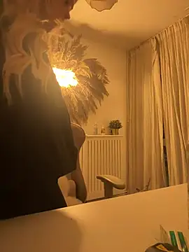 blairbella online show from March 28, 7:37 pm