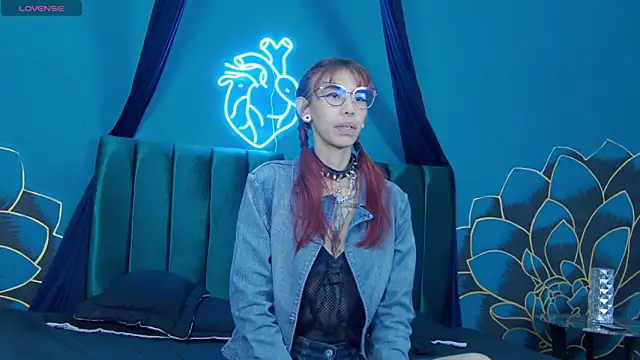 Snapshot of Lunamistyc chatting on November 27, 7:58 pm Lunamistyc online show from November 27, 7:58 pm