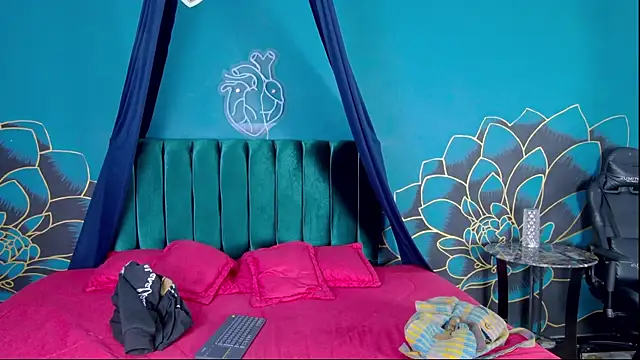 Snapshot of Lunamistyc chatting on October 3, 7:48 pm Lunamistyc online show from October 3, 7:48 pm