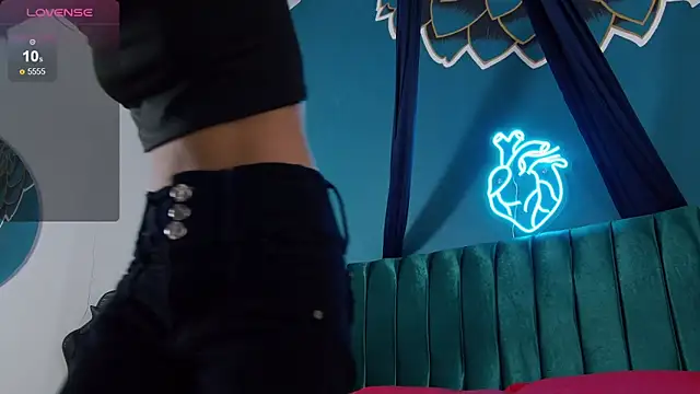 Snapshot of Lunamistyc chatting on October 24, 7:35 pm Lunamistyc online show from October 24, 7:35 pm