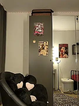 Snapshot of desiree-doux chatting on November 27, 10:43 pm desiree-doux online show from November 27, 10:43 pm