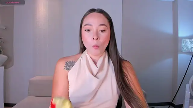 AlinaKravitz online show from April 12, 3:48 pm