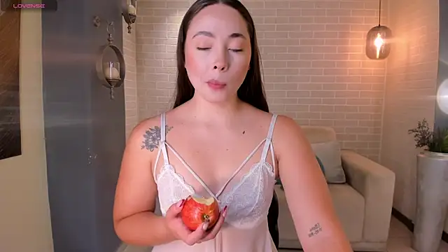 AlinaKravitz online show from April 8, 7:37 pm