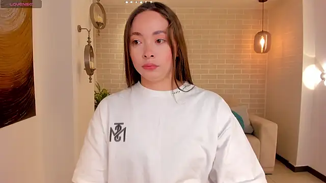 AlinaKravitz online show from April 18, 12:18 pm