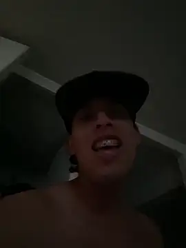 Snapshot of breiderxexiboys chatting on January 9, 12:14 am breiderxexiboys online show from January 9, 12:14 am