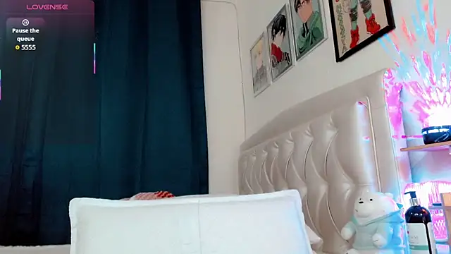Snapshot of lunalovedoll_ chatting on April 6, 7:59 pm lunalovedoll online show from April 6, 7:59 pm