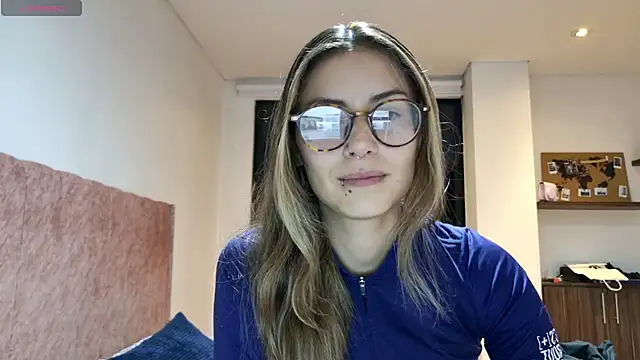Emmy petit online show from May 24, 11:37 pm