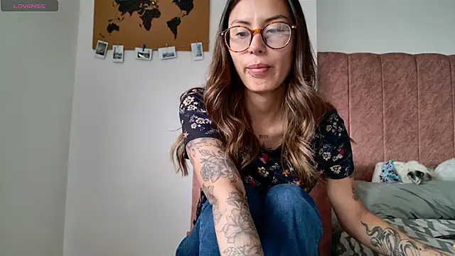 Emmy petit online show from April 8, 6:09 pm