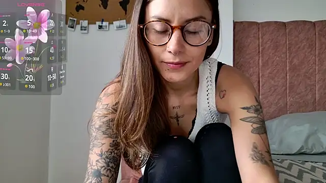 Emmy petit online show from March 4, 5:21 pm