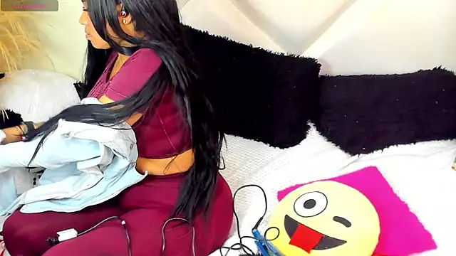 ScarlethNatasha online show from May 9, 5:11 am