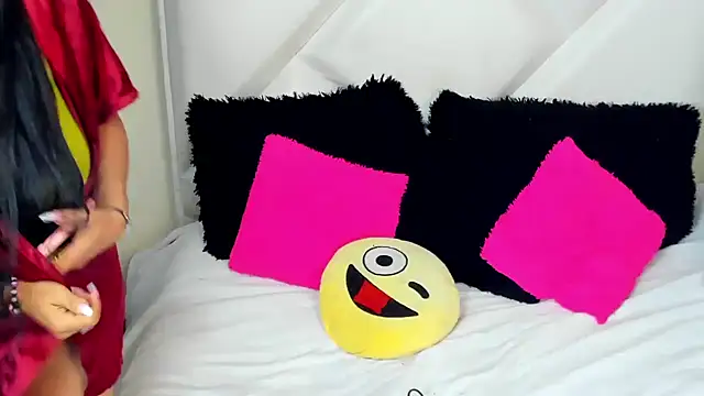 ScarlethNatasha online show from April 18, 3:42 am