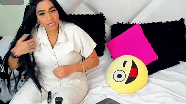 ScarlethNatasha online show from April 22, 3:46 am