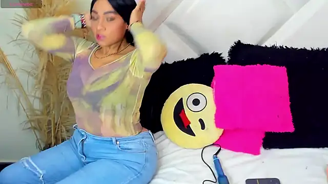 ScarlethNatasha online show from March 4, 12:40 am