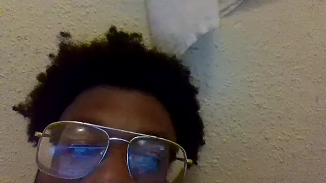 dvaughn3117 online show from April 18, 3:31 am