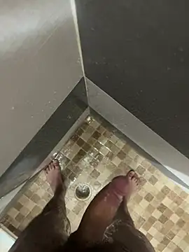 Snapshot of mylovetr1 chatting on February 15, 11:25 pm mylovetr1 online show from February 15, 11:25 pm