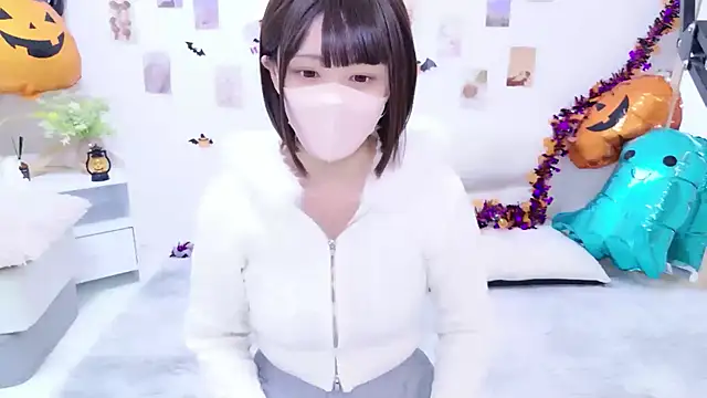 aki zzz online show from October 28, 7:35 pm