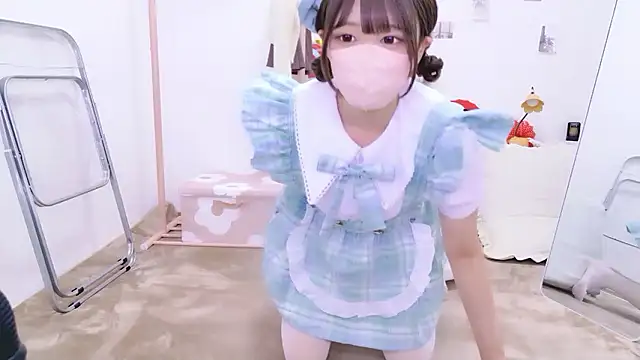 aki zzz online show from April 17, 5:05 pm