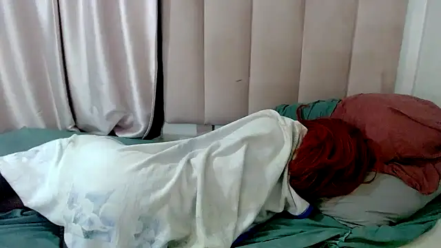 Snapshot of Kikiblaze77 chatting on December 7, 1:30 am Kikiblaze77 online show from December 7, 1:30 am